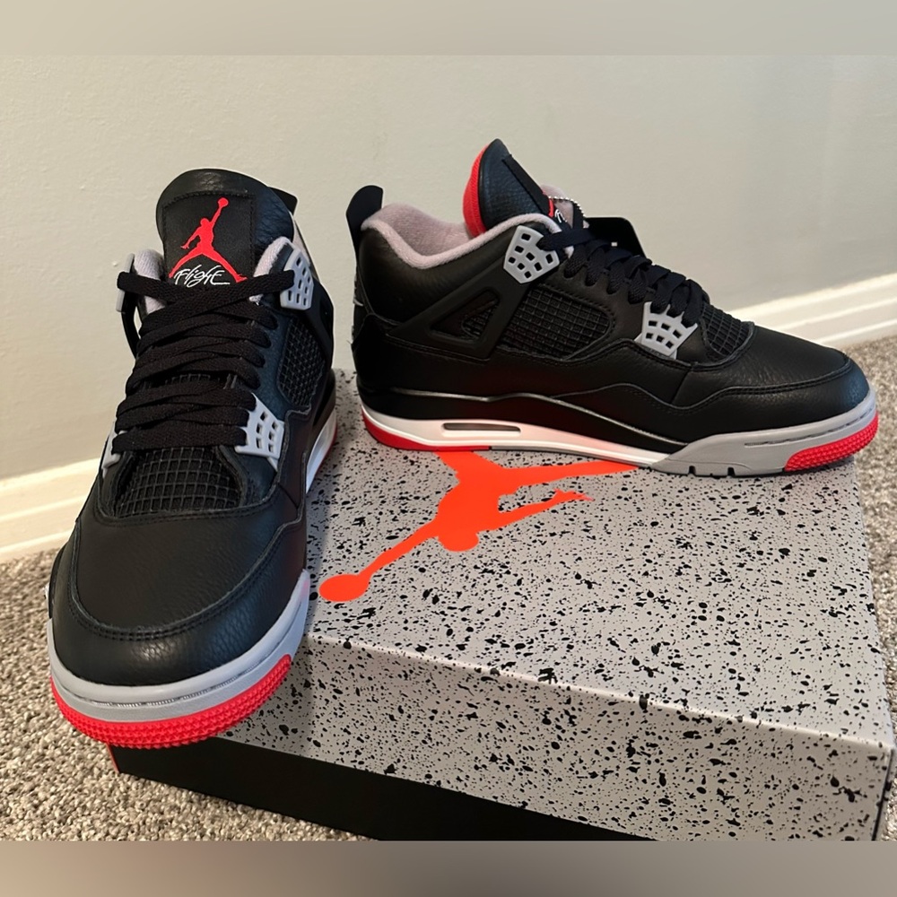 Men Air Jordan 4 Retro Black/Fire Red-Cement Grey New in Box Never Worn Size 9.5 - Picture 5 of 9